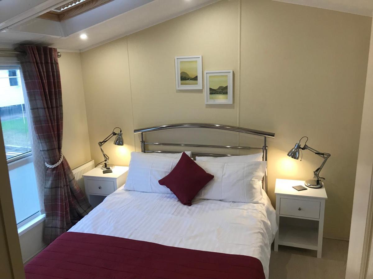 Hot Tub Accommodation North Wales Caravan Рил Екстериор снимка